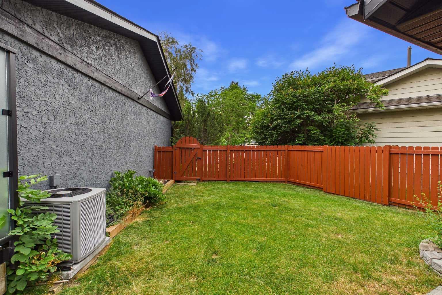 44 Woodbrook Place SW