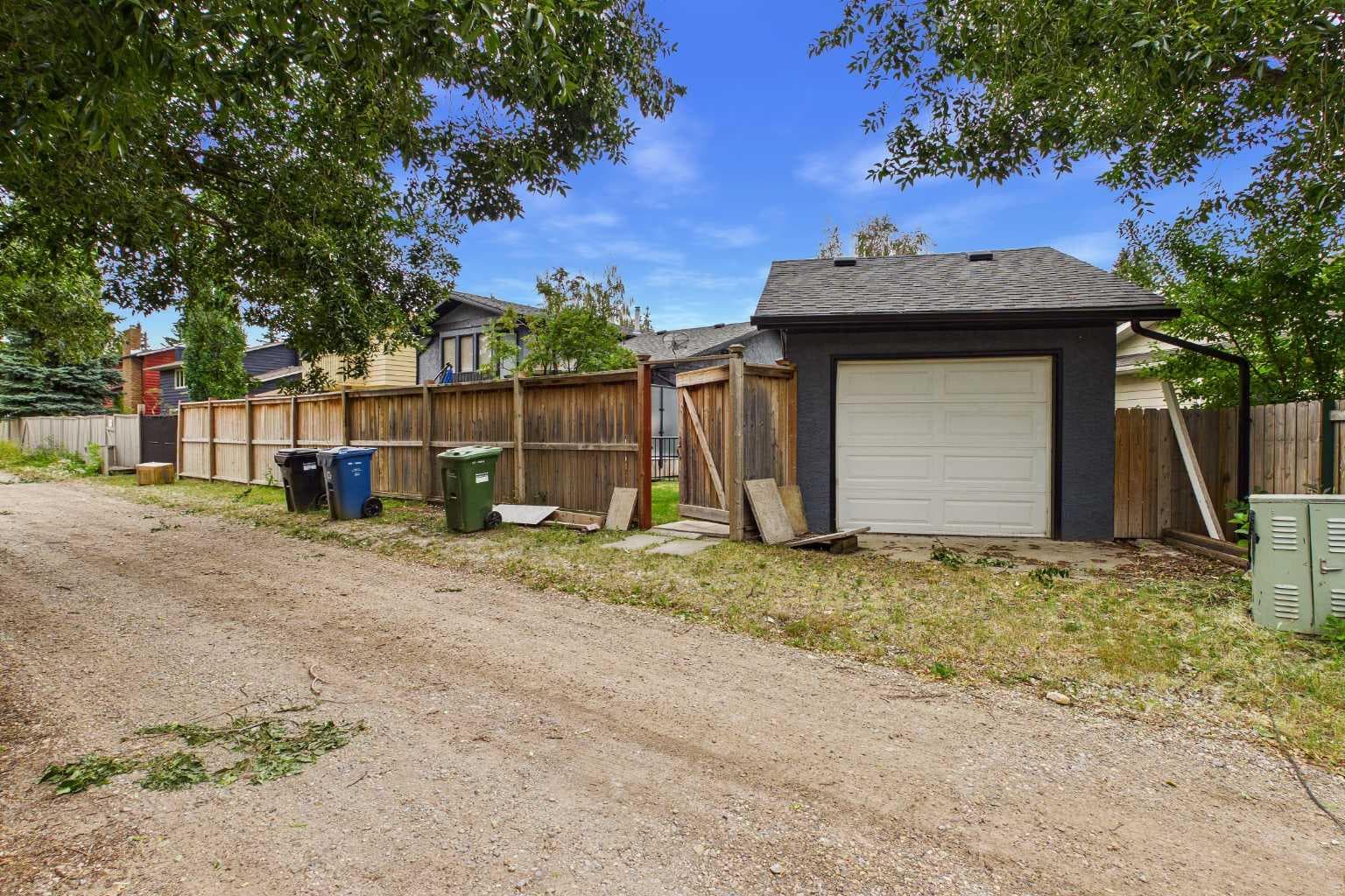 44 Woodbrook Place SW
