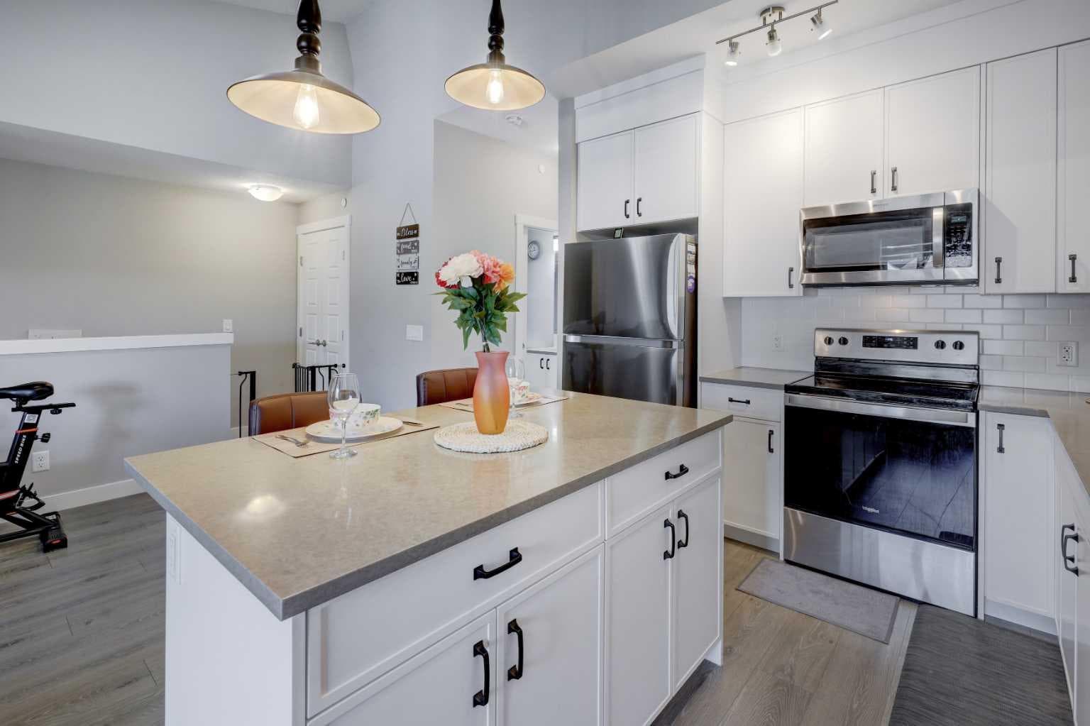 214 Livingston Common NE