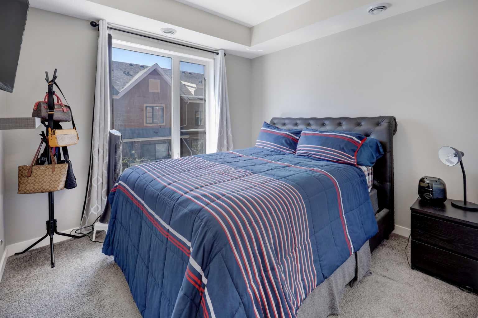214 Livingston Common NE