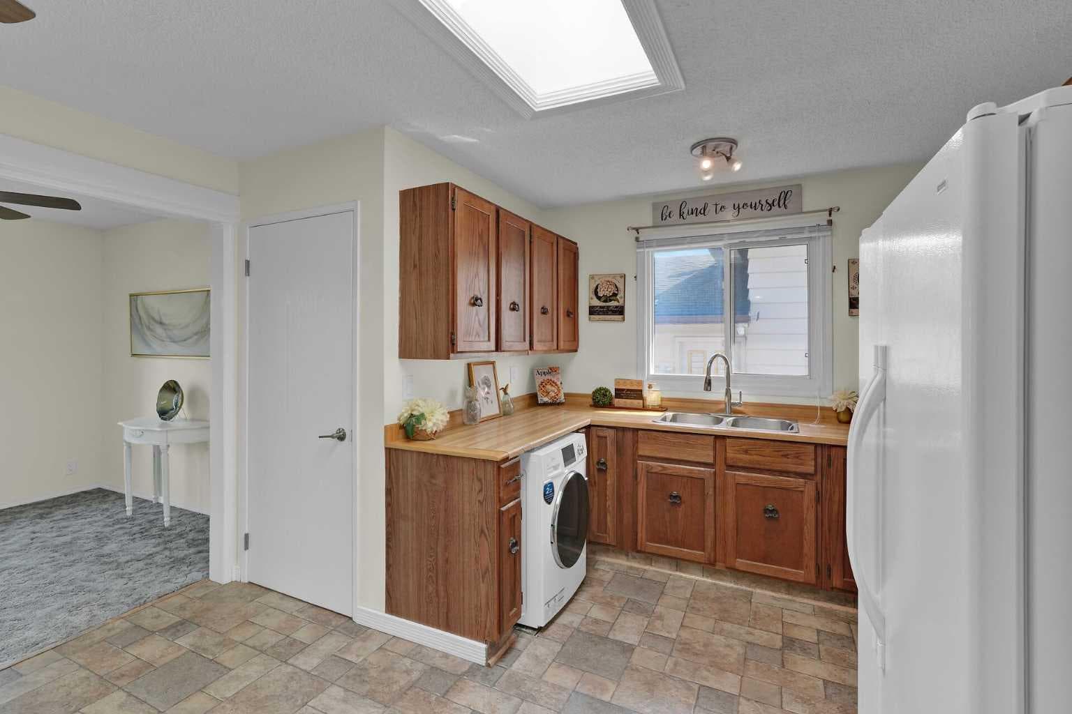 27 Bedridge Way NE