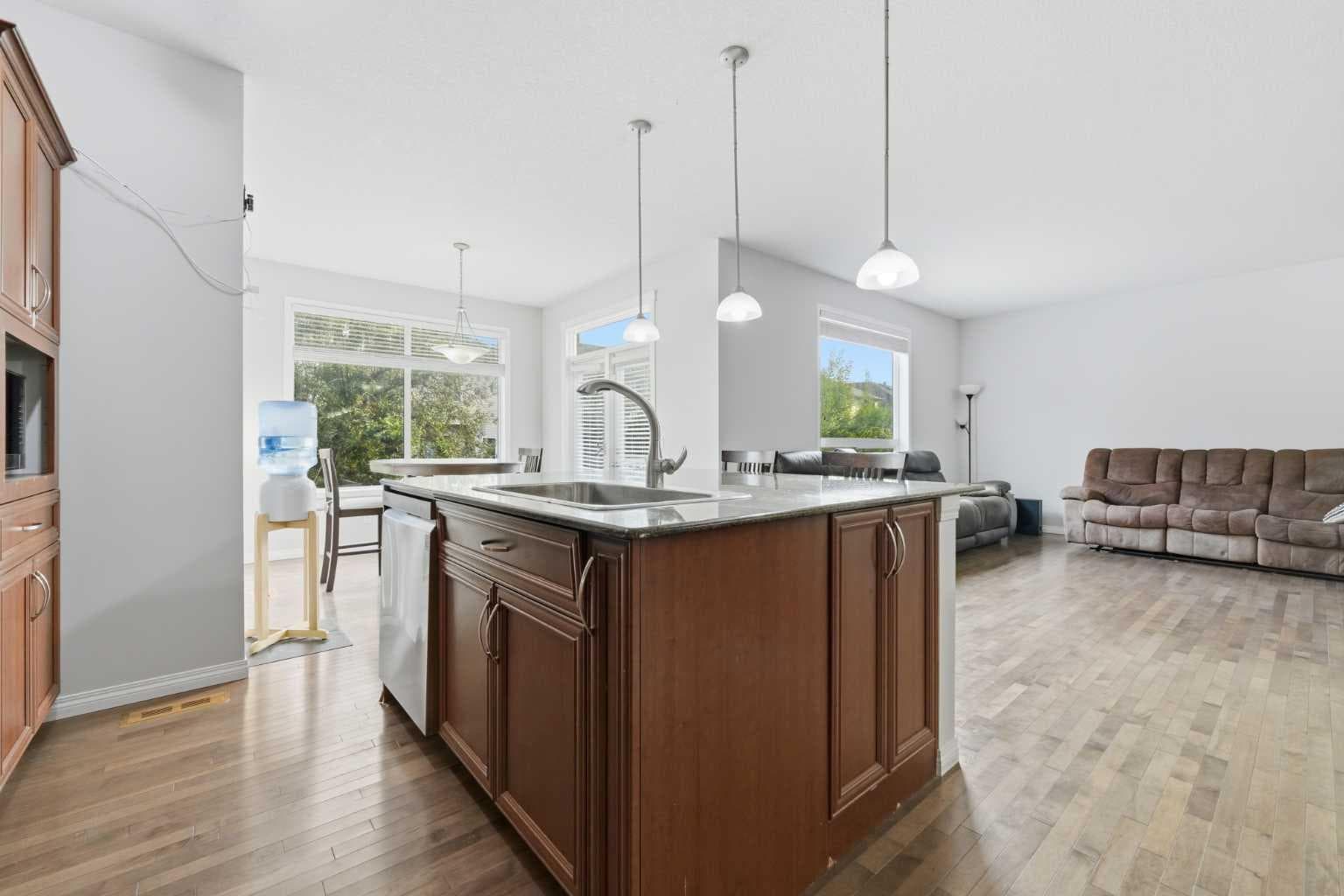 38 Silverado Skies Crescent SW