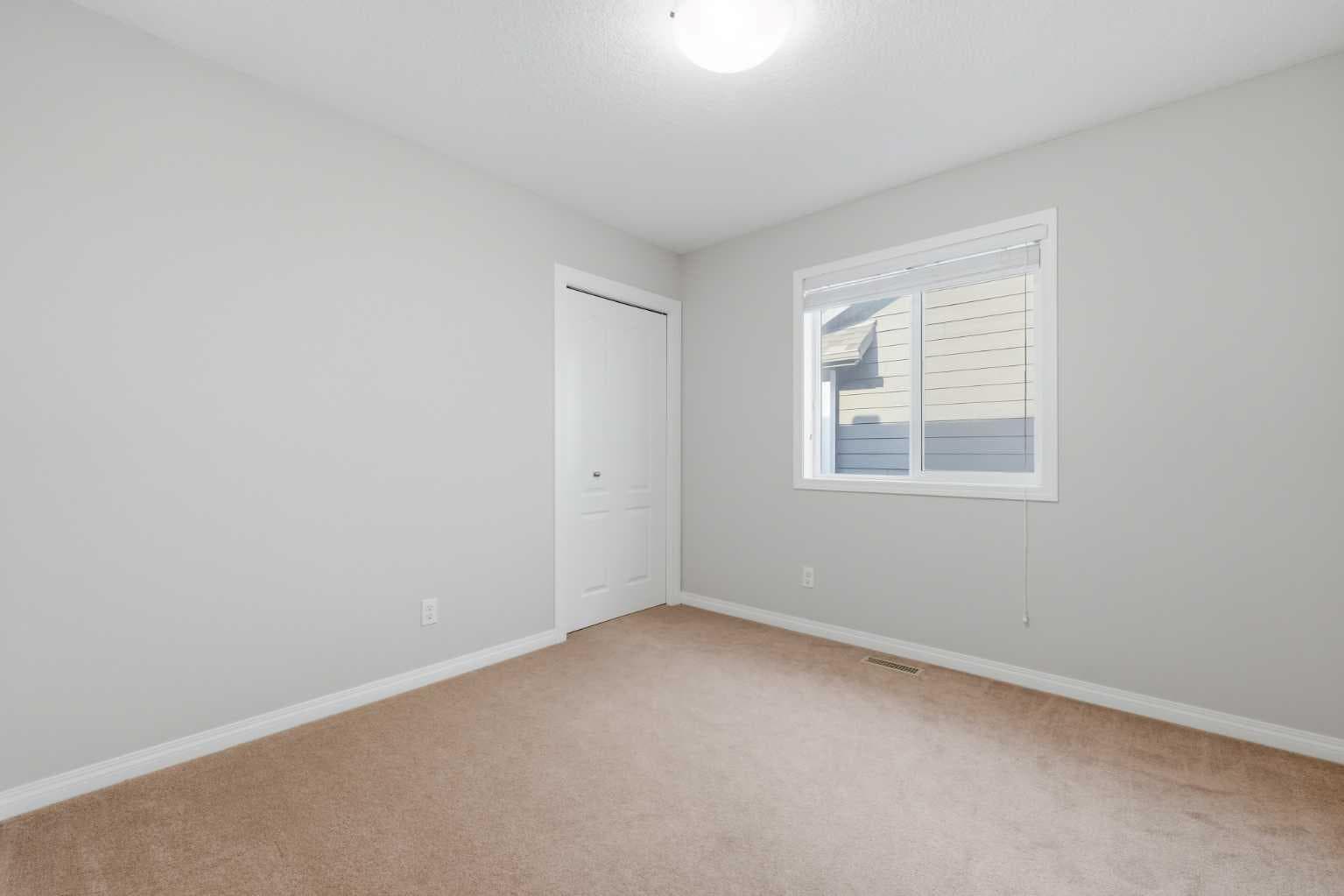 38 Silverado Skies Crescent SW