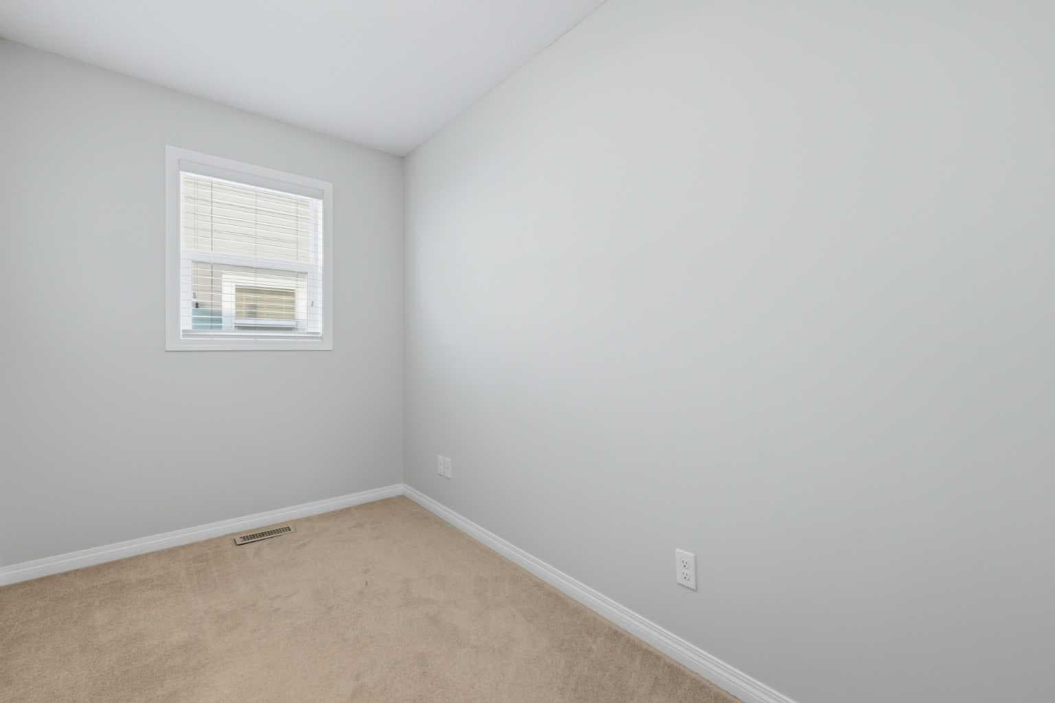 38 Silverado Skies Crescent SW