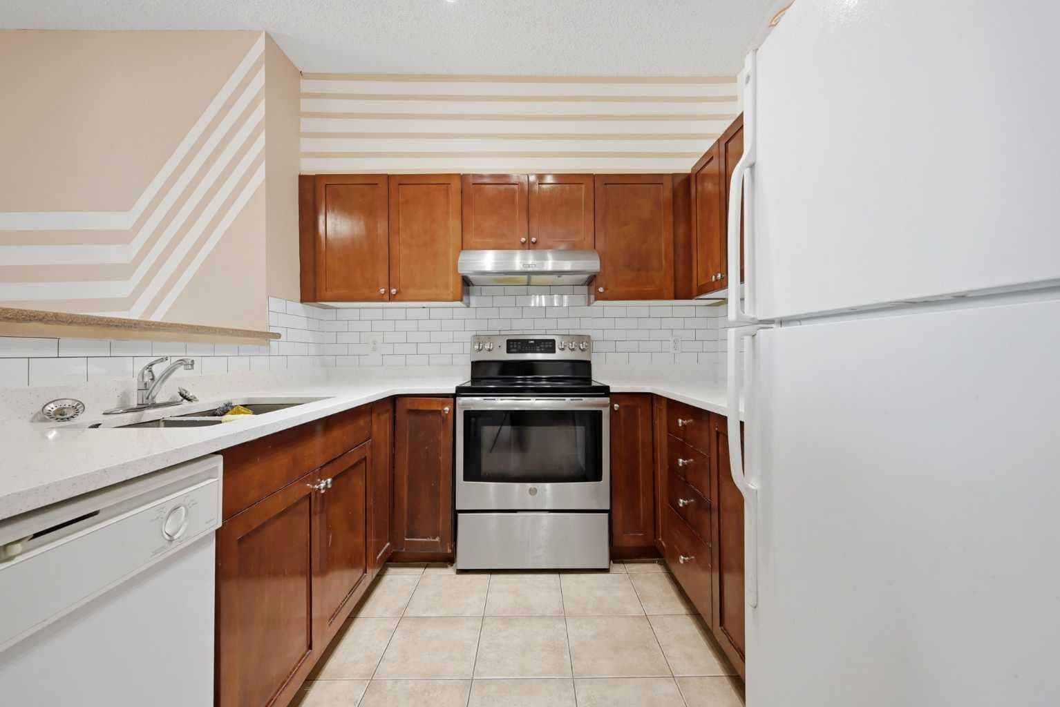2206, 1140 Taradale Drive NE