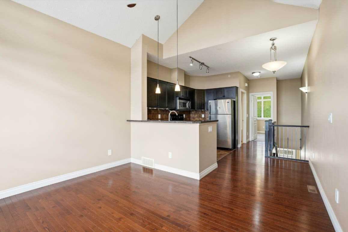11, 148 Rockyledge View NW