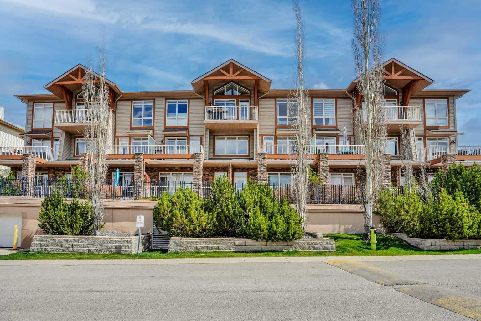 11, 148 Rockyledge View NW