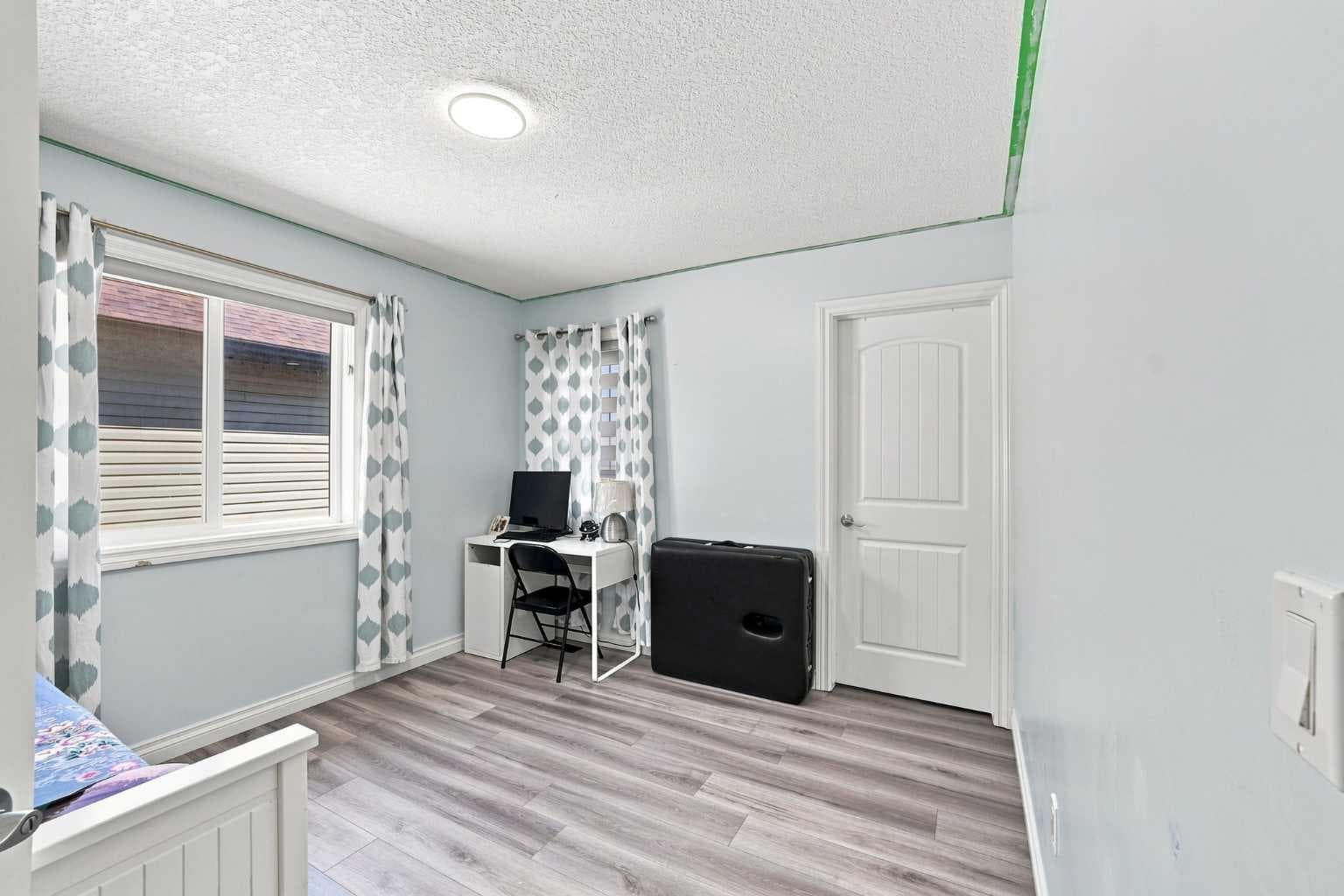 201 Saddlelake Drive NE