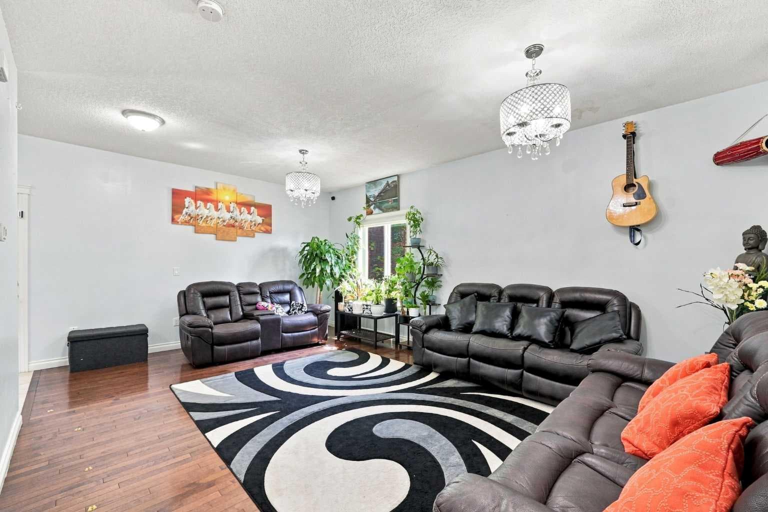 201 Saddlelake Drive NE