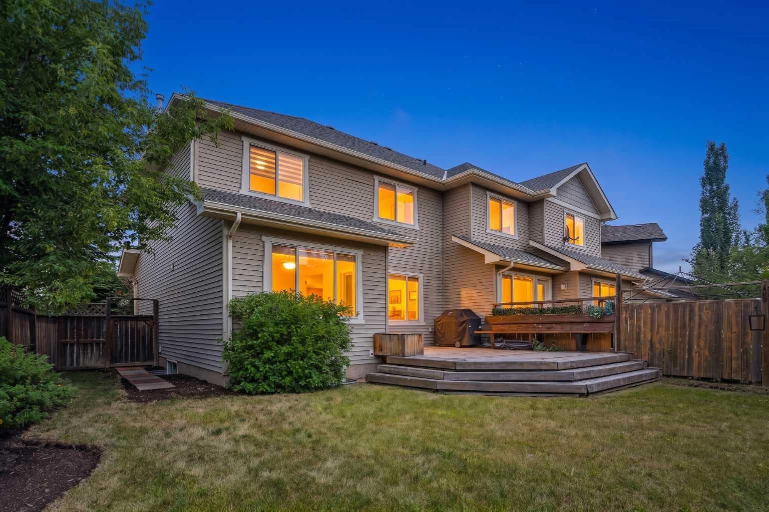 43 Cougar Ridge Bay SW