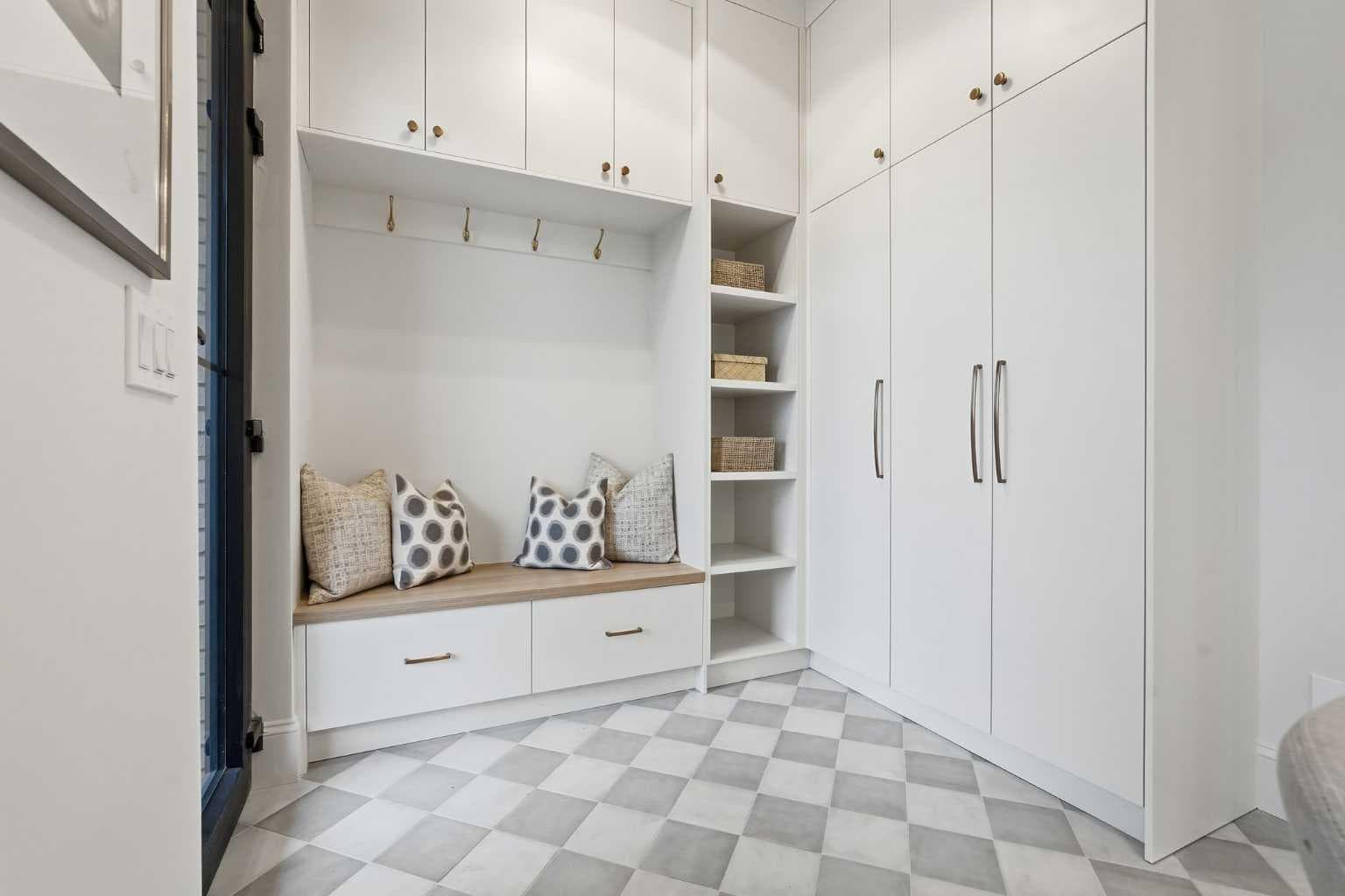 2009 28 Avenue SW
