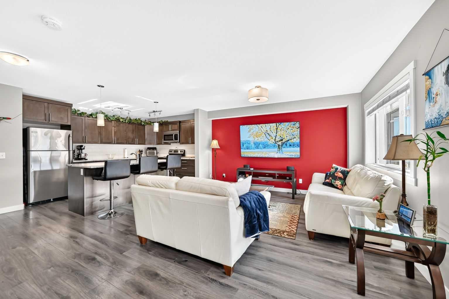 551 Redstone View NE