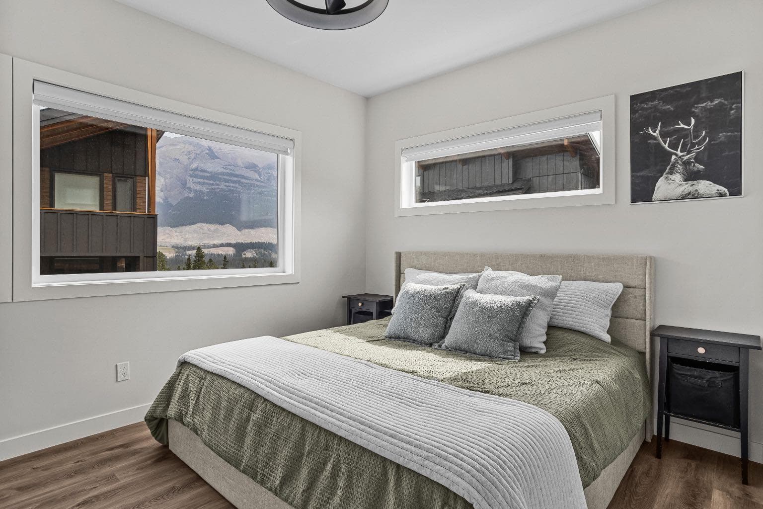 204i, 209 Stewart Creek Rise 
