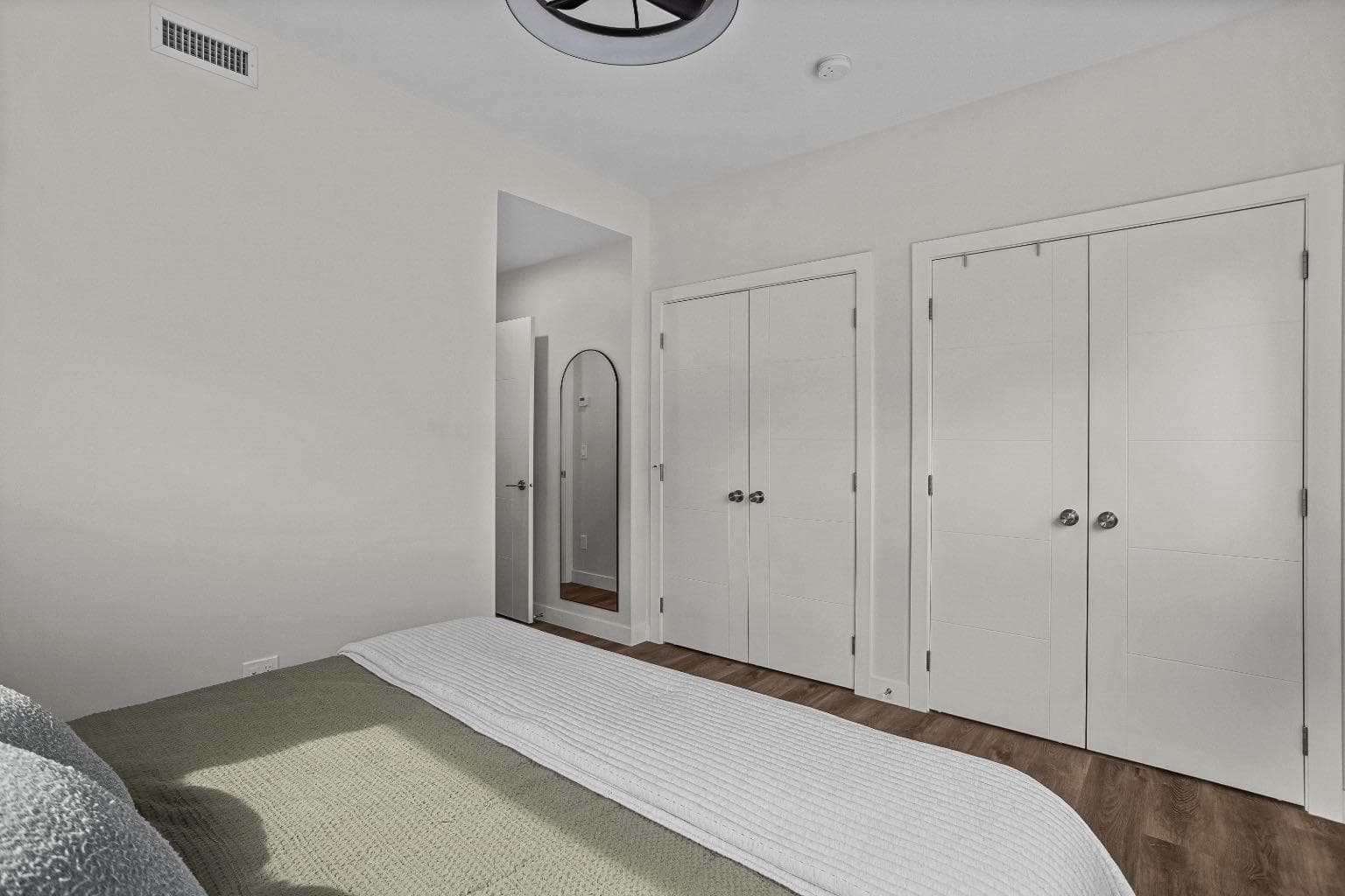 204i, 209 Stewart Creek Rise 