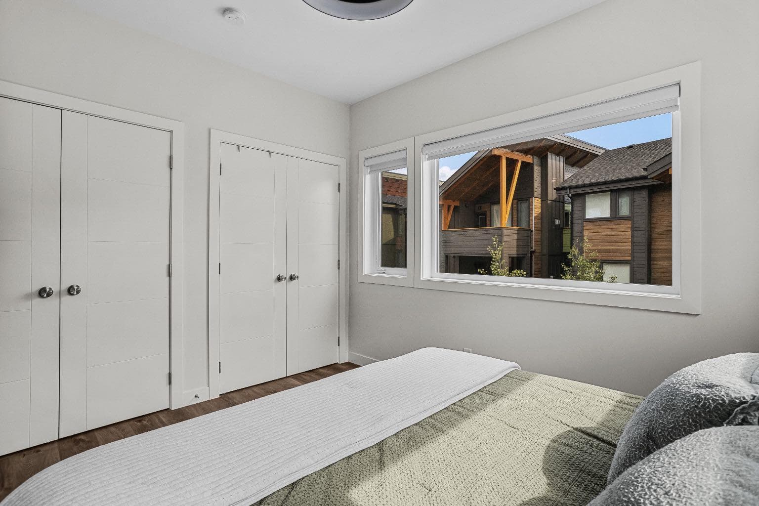 204i, 209 Stewart Creek Rise 