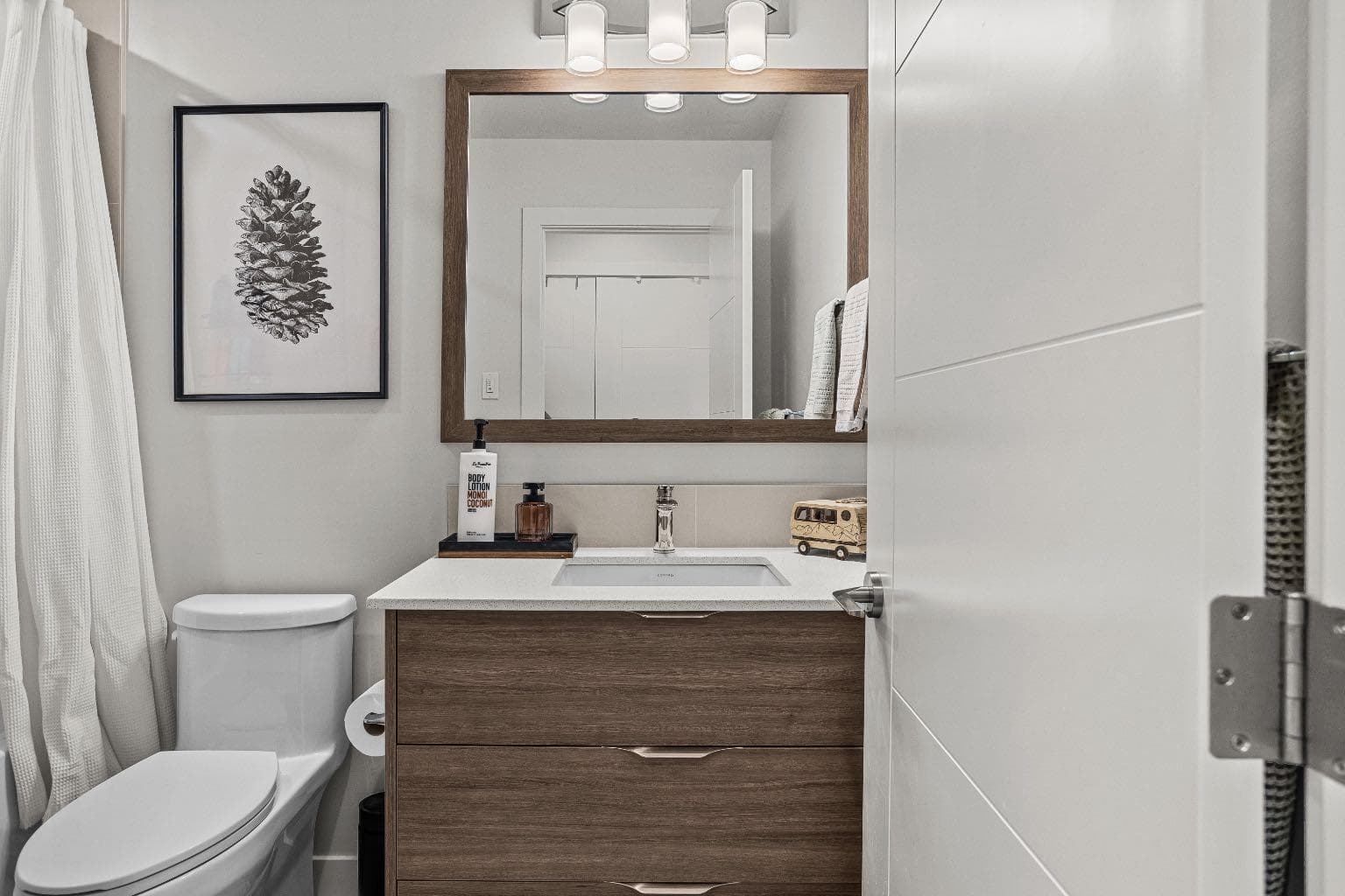 204i, 209 Stewart Creek Rise 