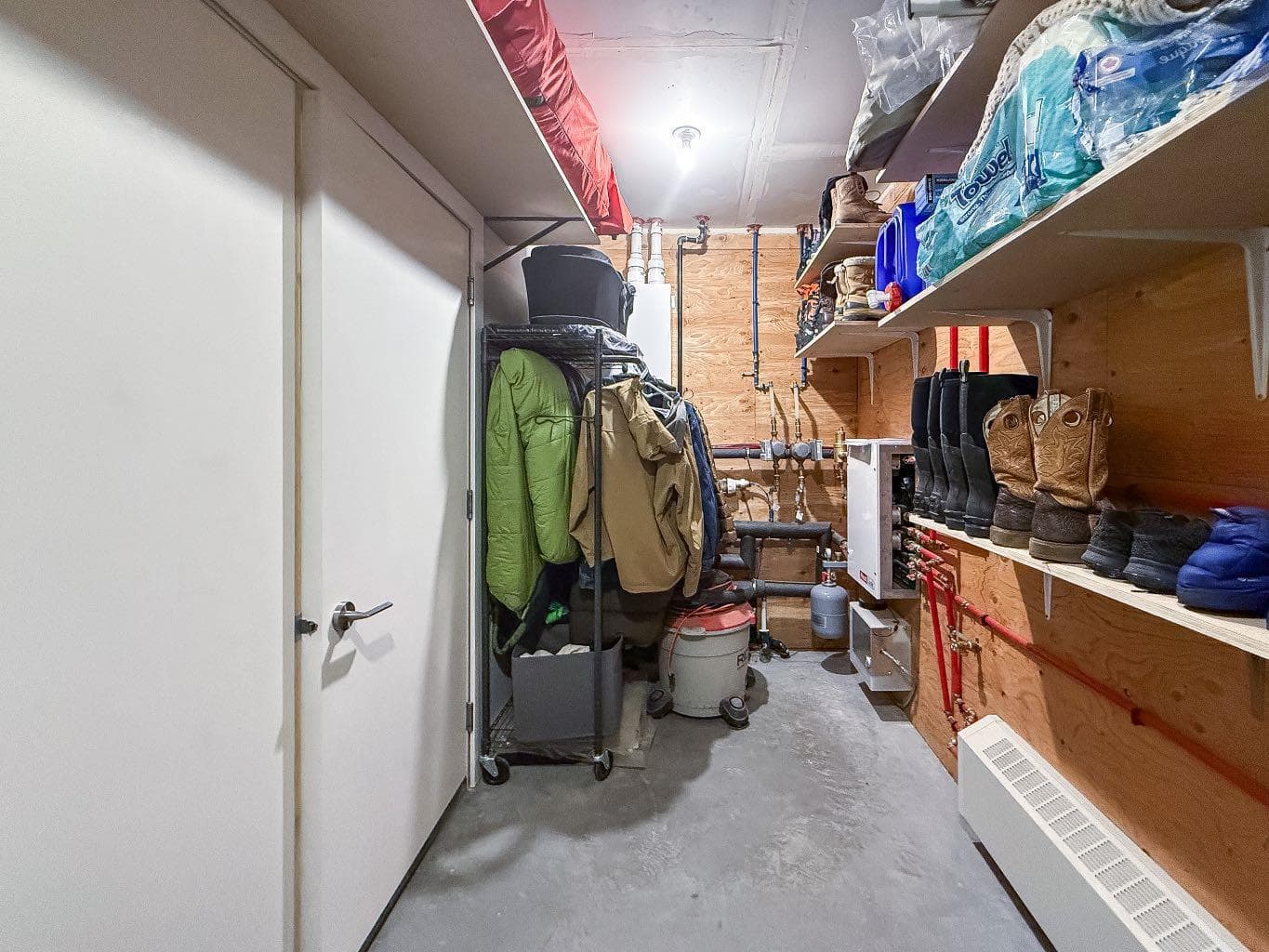 204i, 209 Stewart Creek Rise 