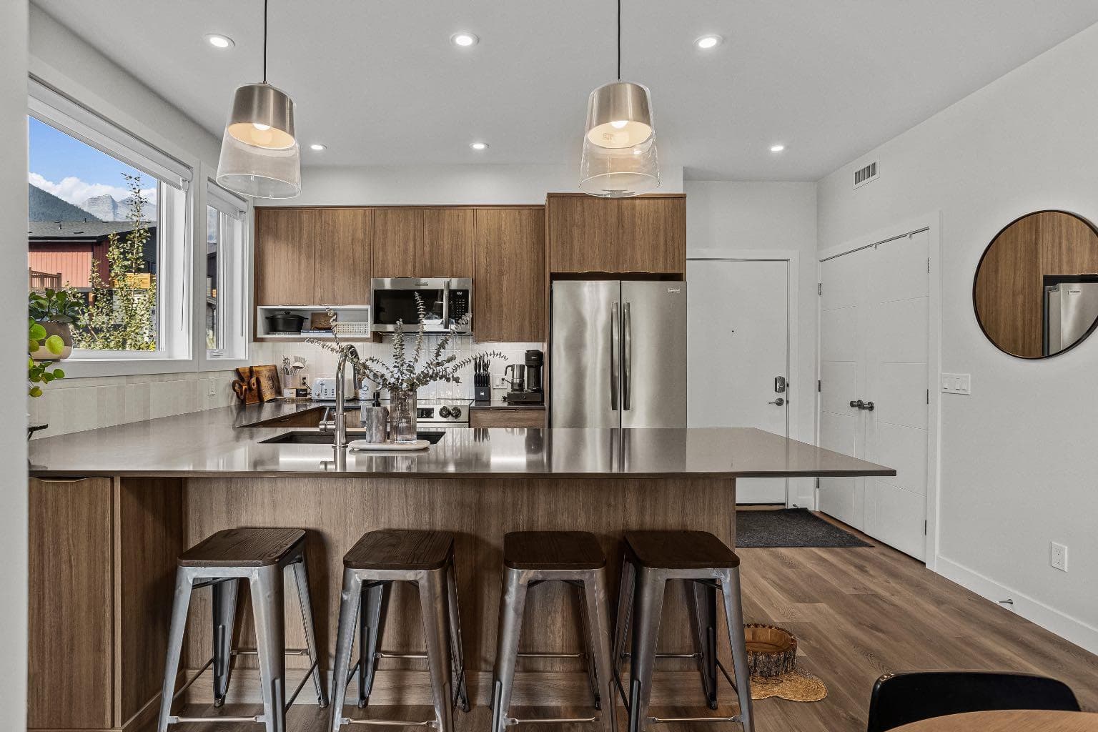 204i, 209 Stewart Creek Rise 