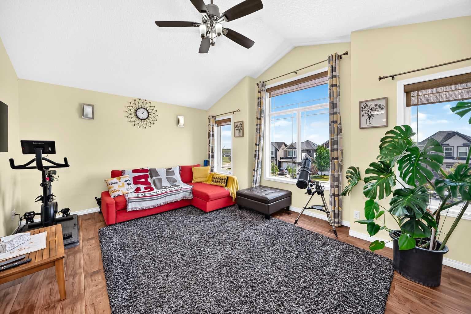 157 Sage Valley Road NW
