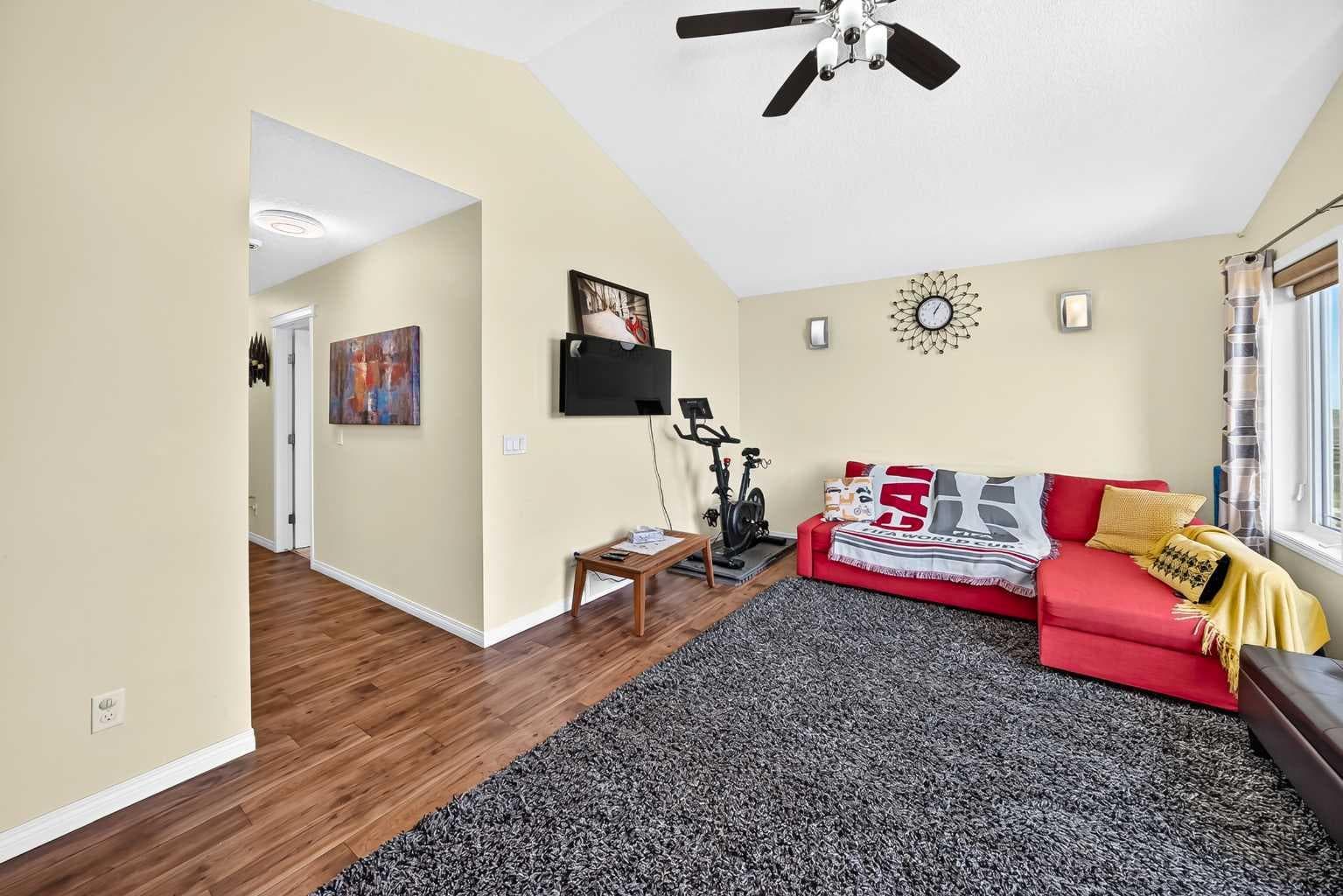 157 Sage Valley Road NW