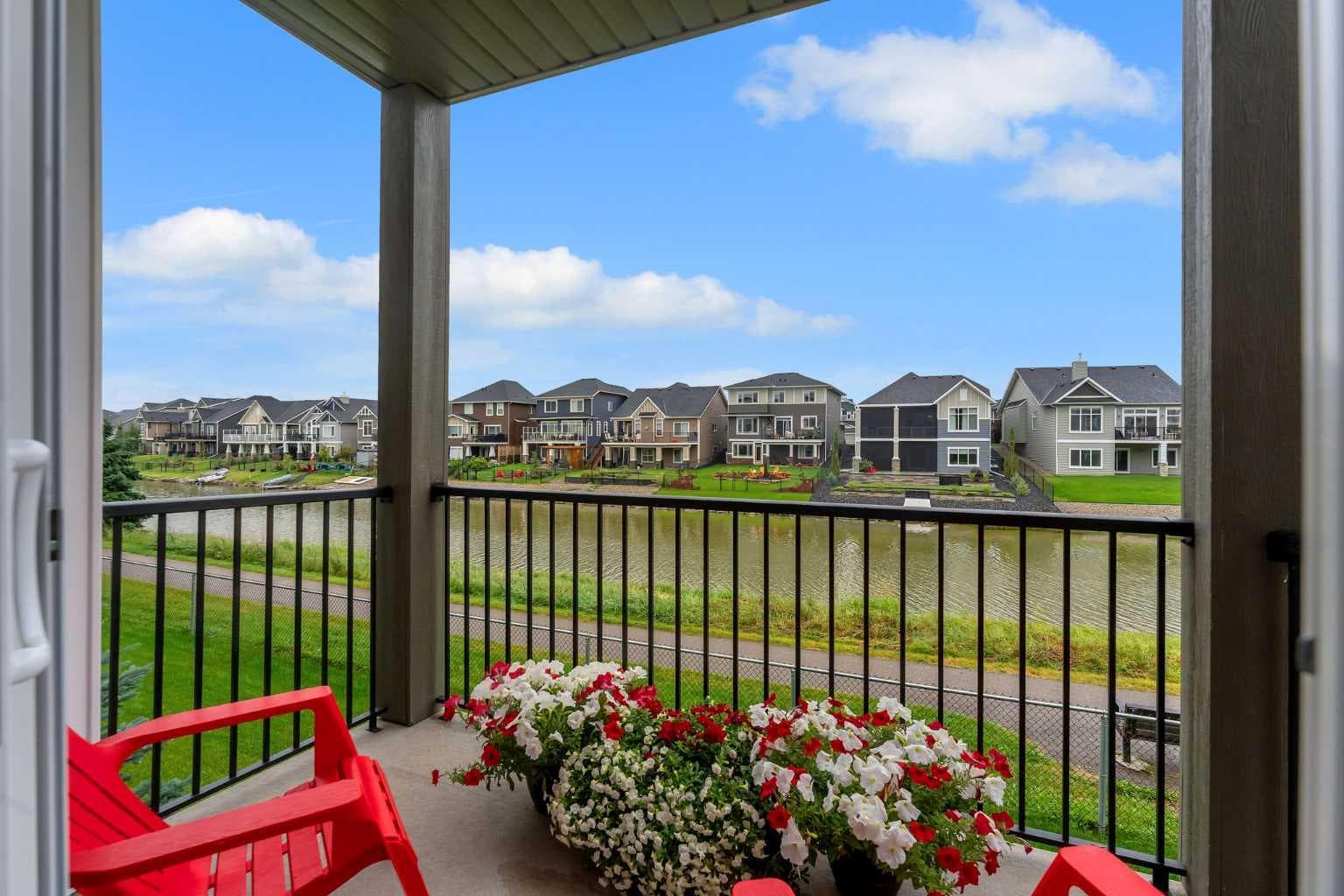 284 Canals Crossing SW