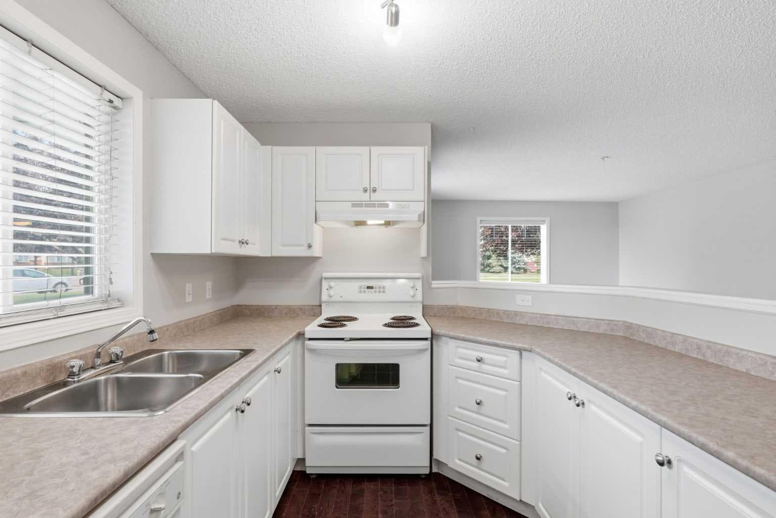 102, 17 Country Village Bay NE