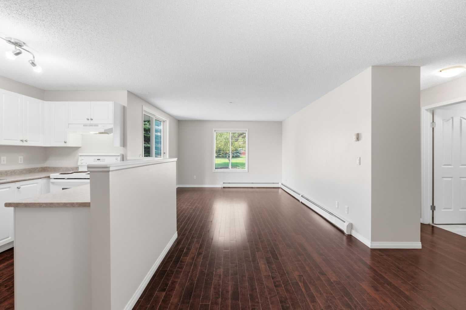 102, 17 Country Village Bay NE