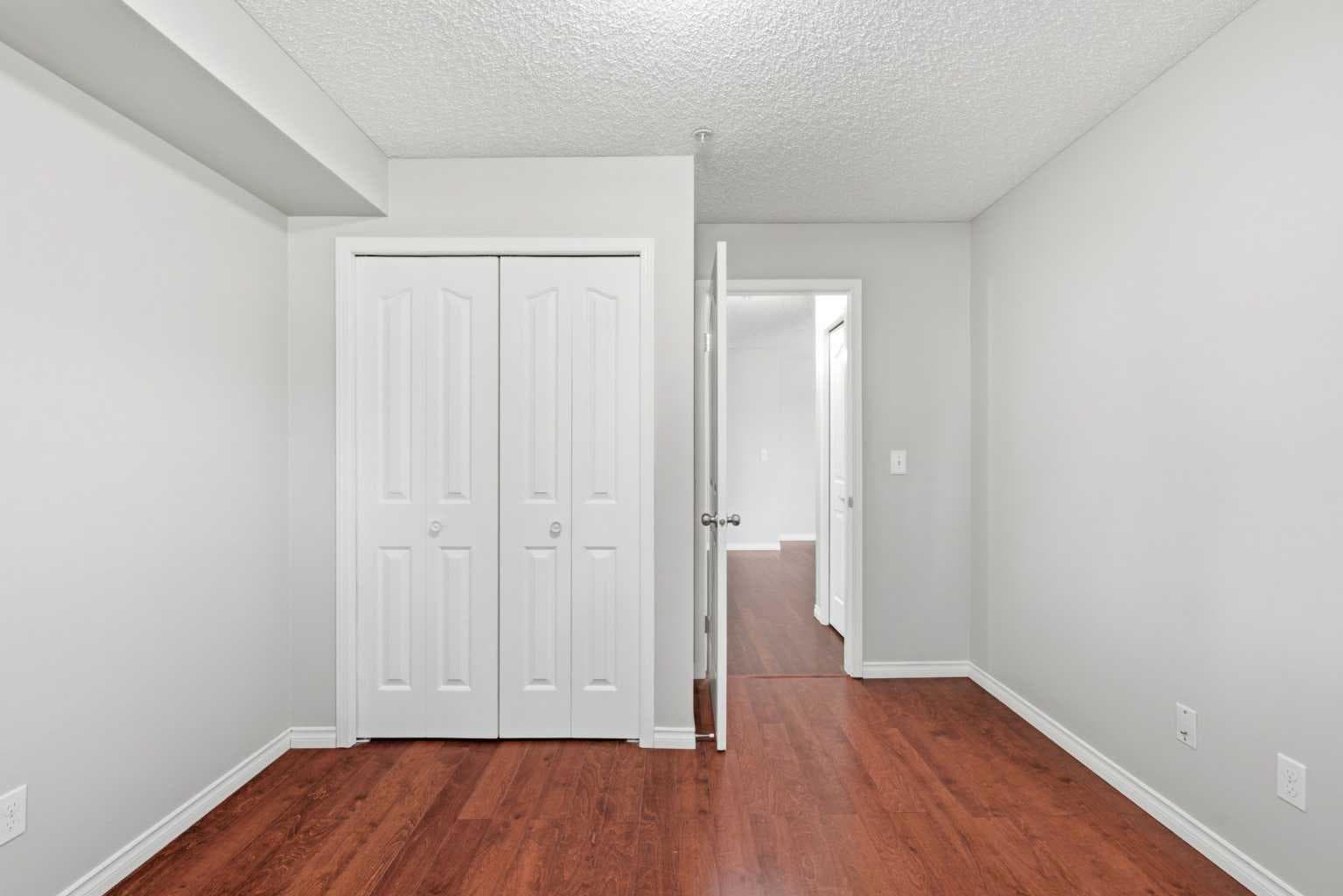102, 17 Country Village Bay NE