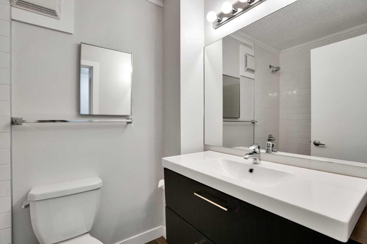 203, 1720 13 Street SW