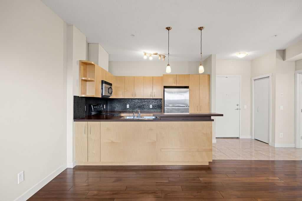 119, 69 Springborough Court SW