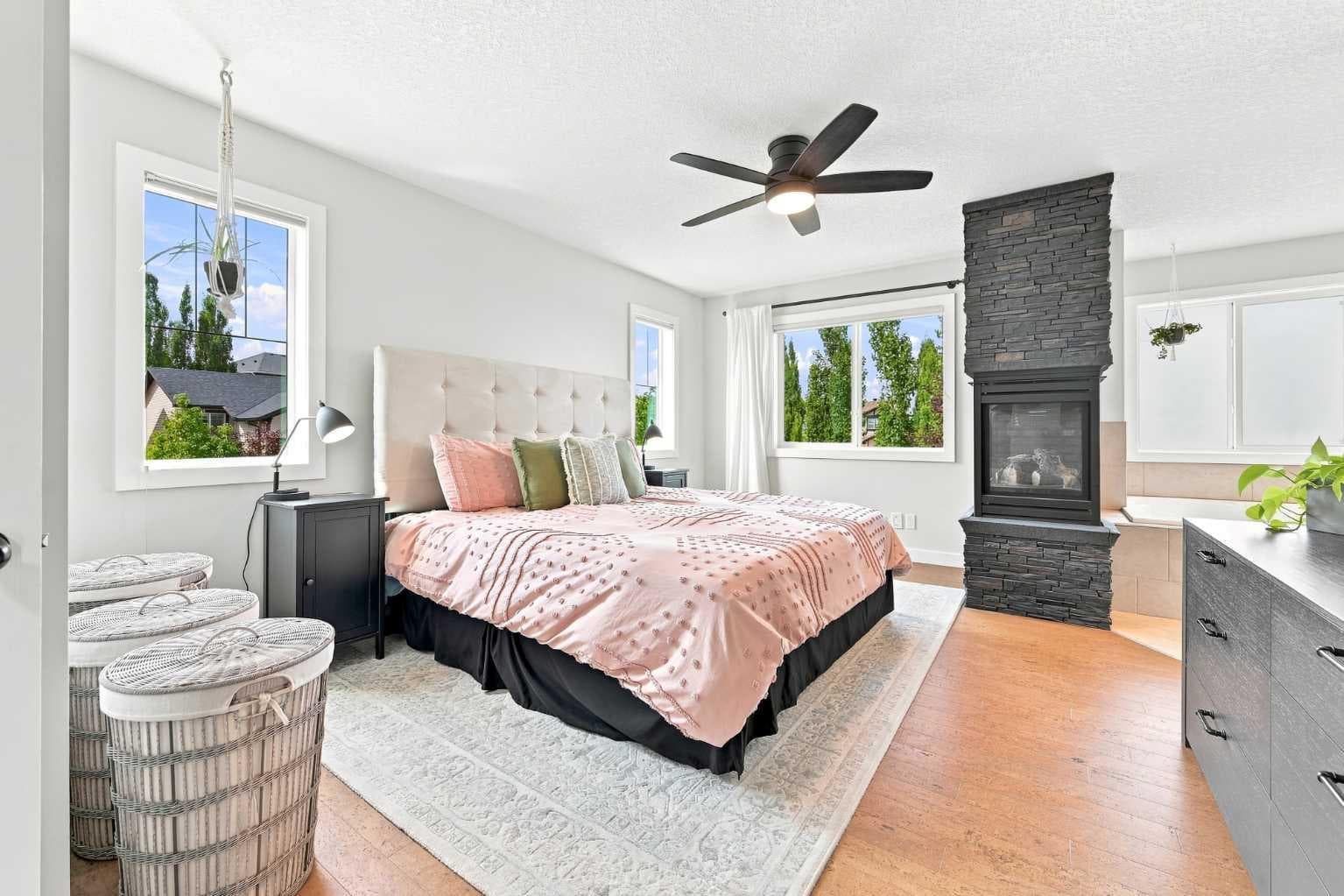 4 Silverado Saddle Court SW