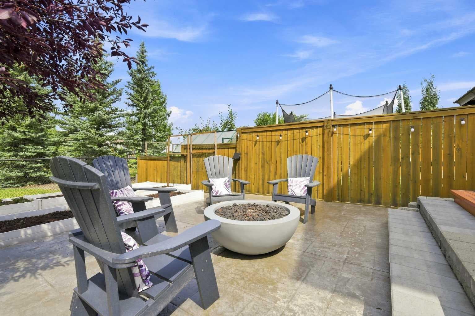 4 Silverado Saddle Court SW