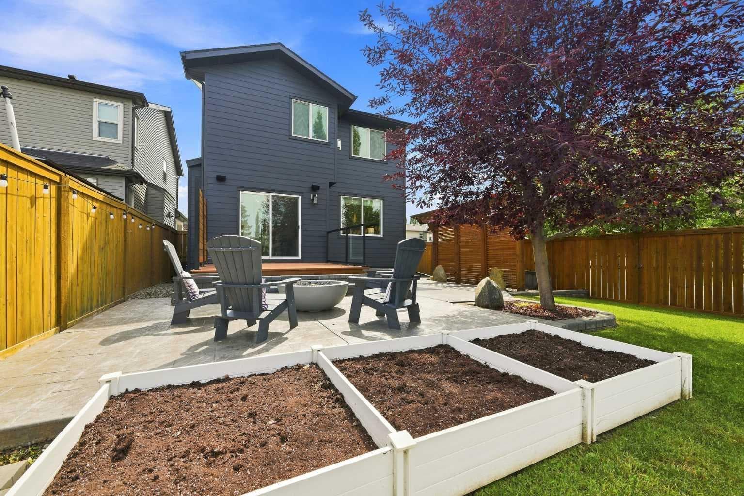 4 Silverado Saddle Court SW