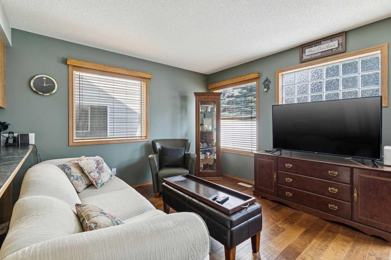 148 Everstone Drive SW