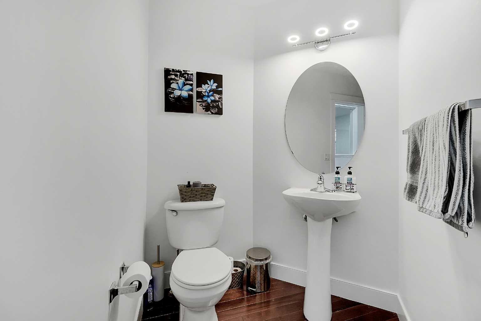 6 Aspen Stone Mews SW