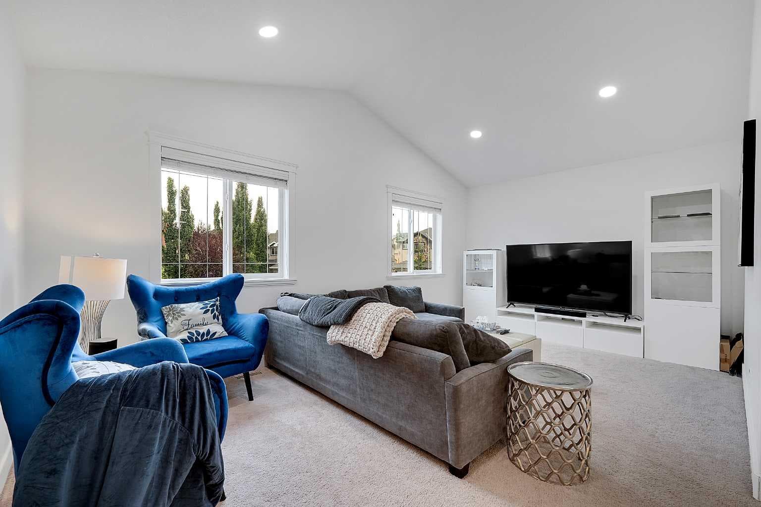 6 Aspen Stone Mews SW