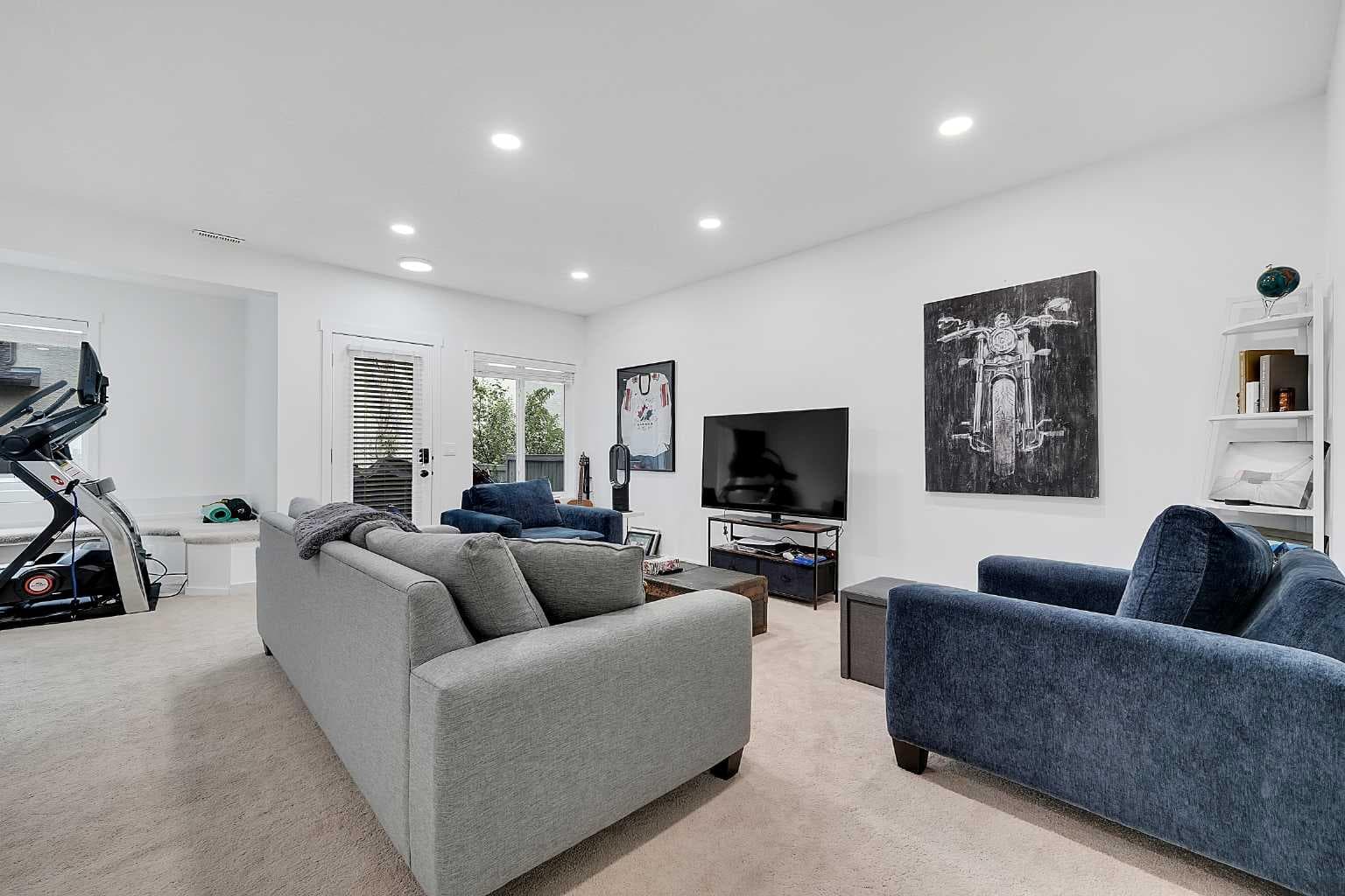 6 Aspen Stone Mews SW