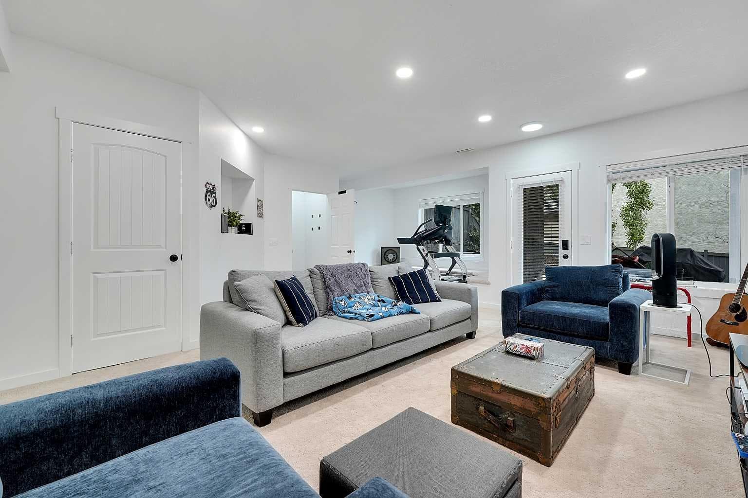 6 Aspen Stone Mews SW