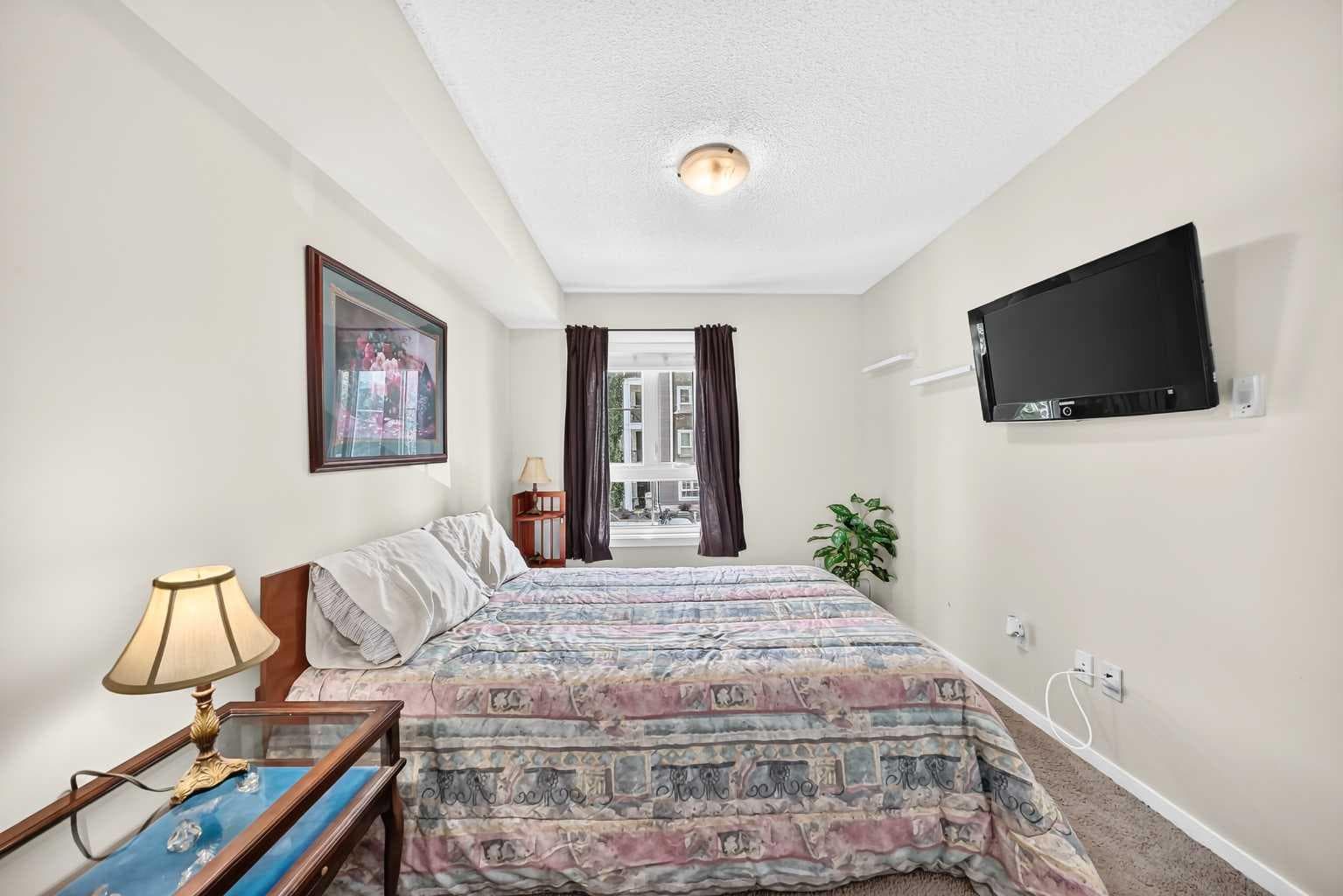 5210, 279 Copperpond Common SE
