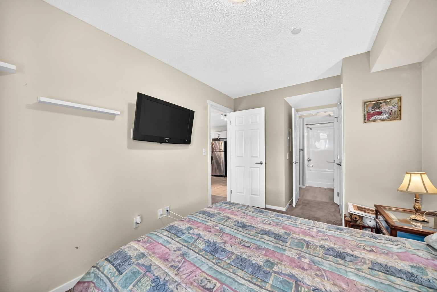 5210, 279 Copperpond Common SE