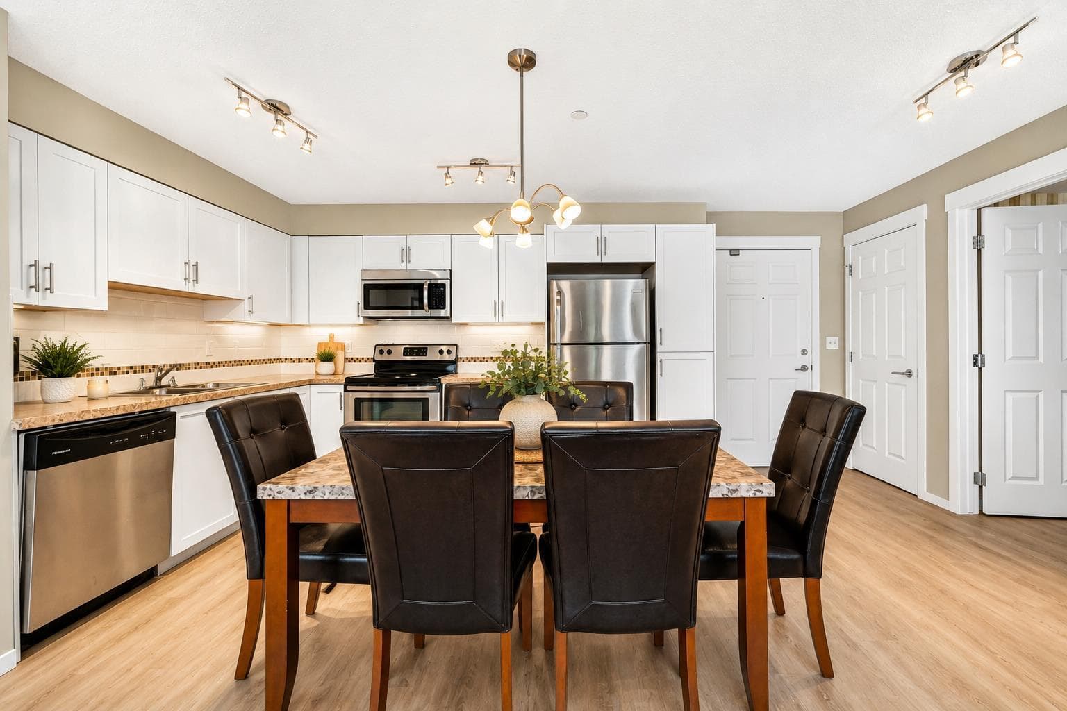 5210, 279 Copperpond Common SE
