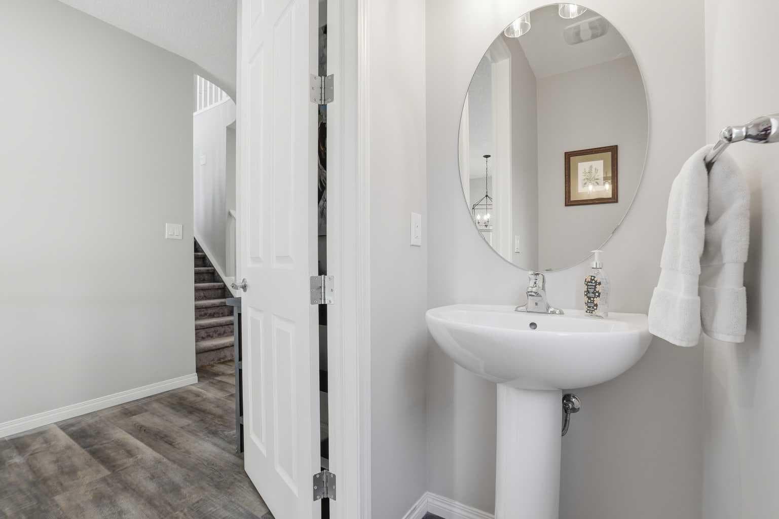 25 Yorkville Green SW