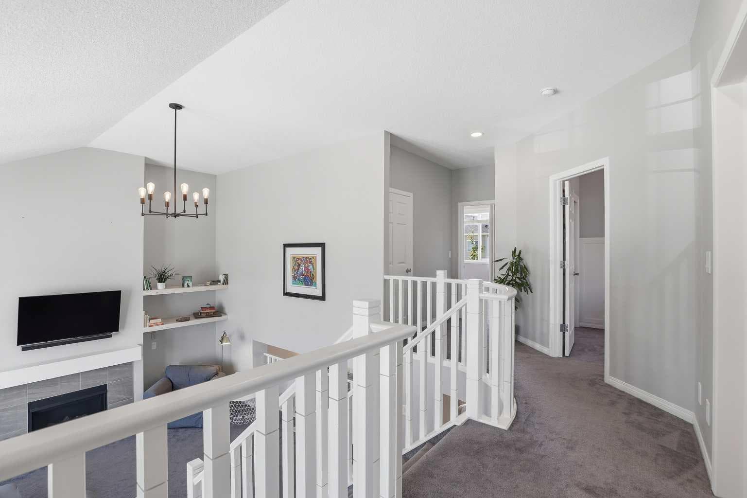 25 Yorkville Green SW