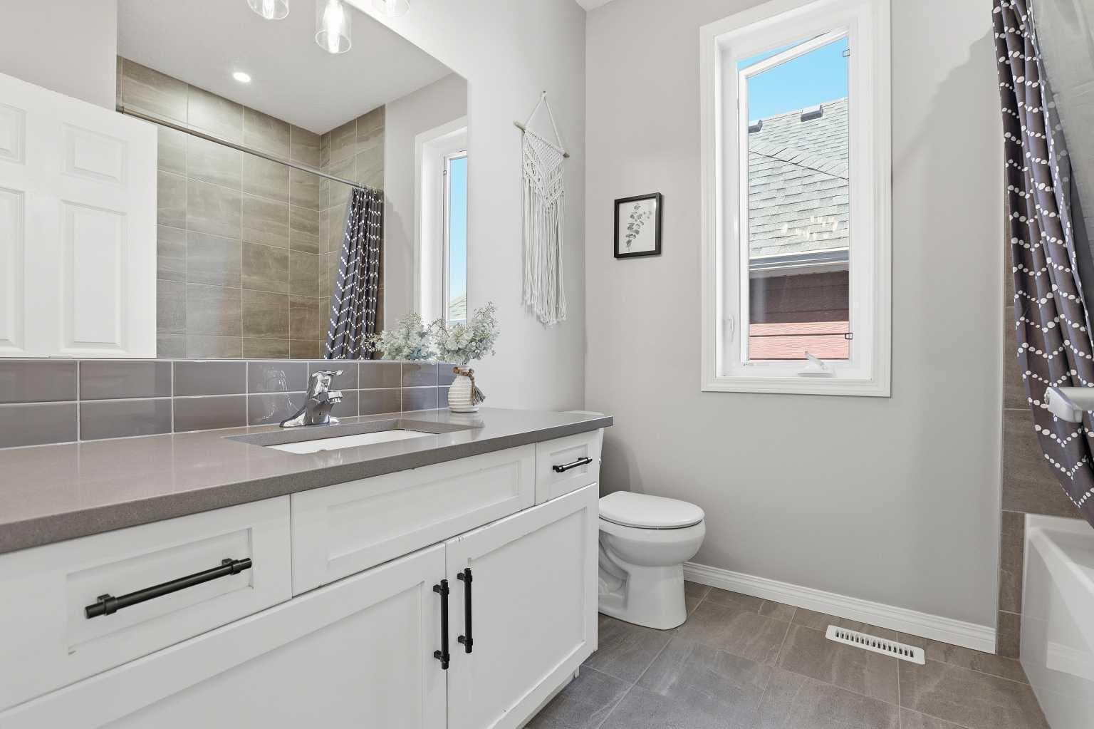 25 Yorkville Green SW