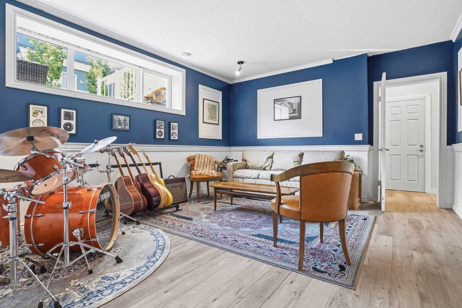 25 Yorkville Green SW