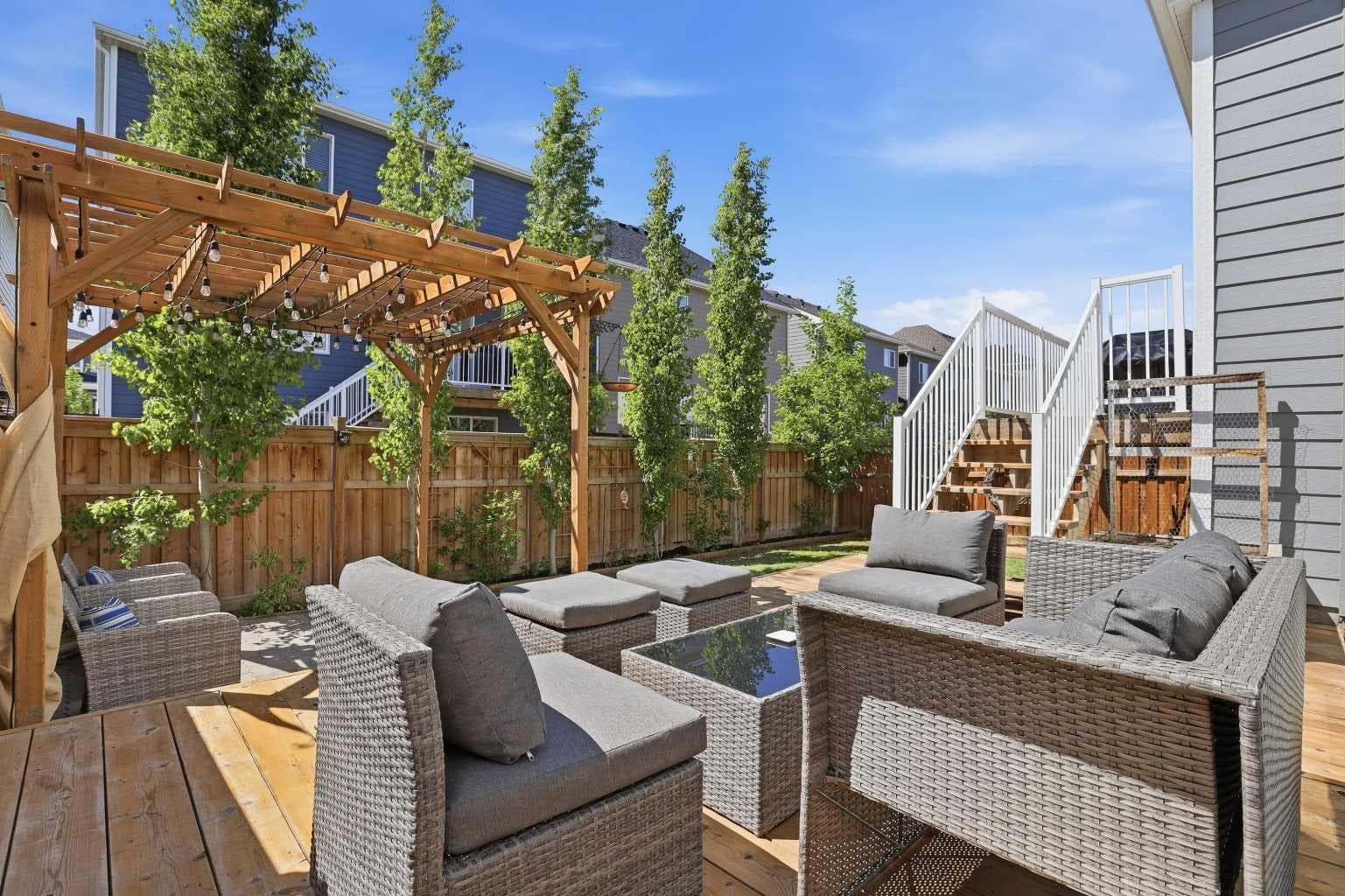 25 Yorkville Green SW