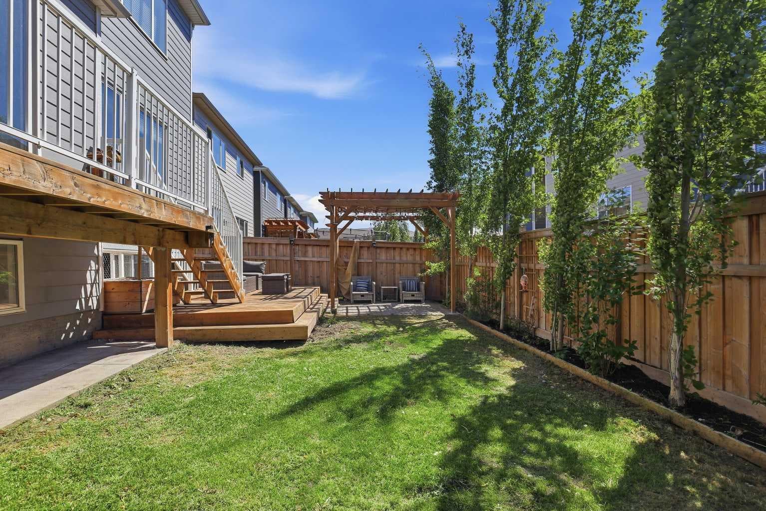 25 Yorkville Green SW