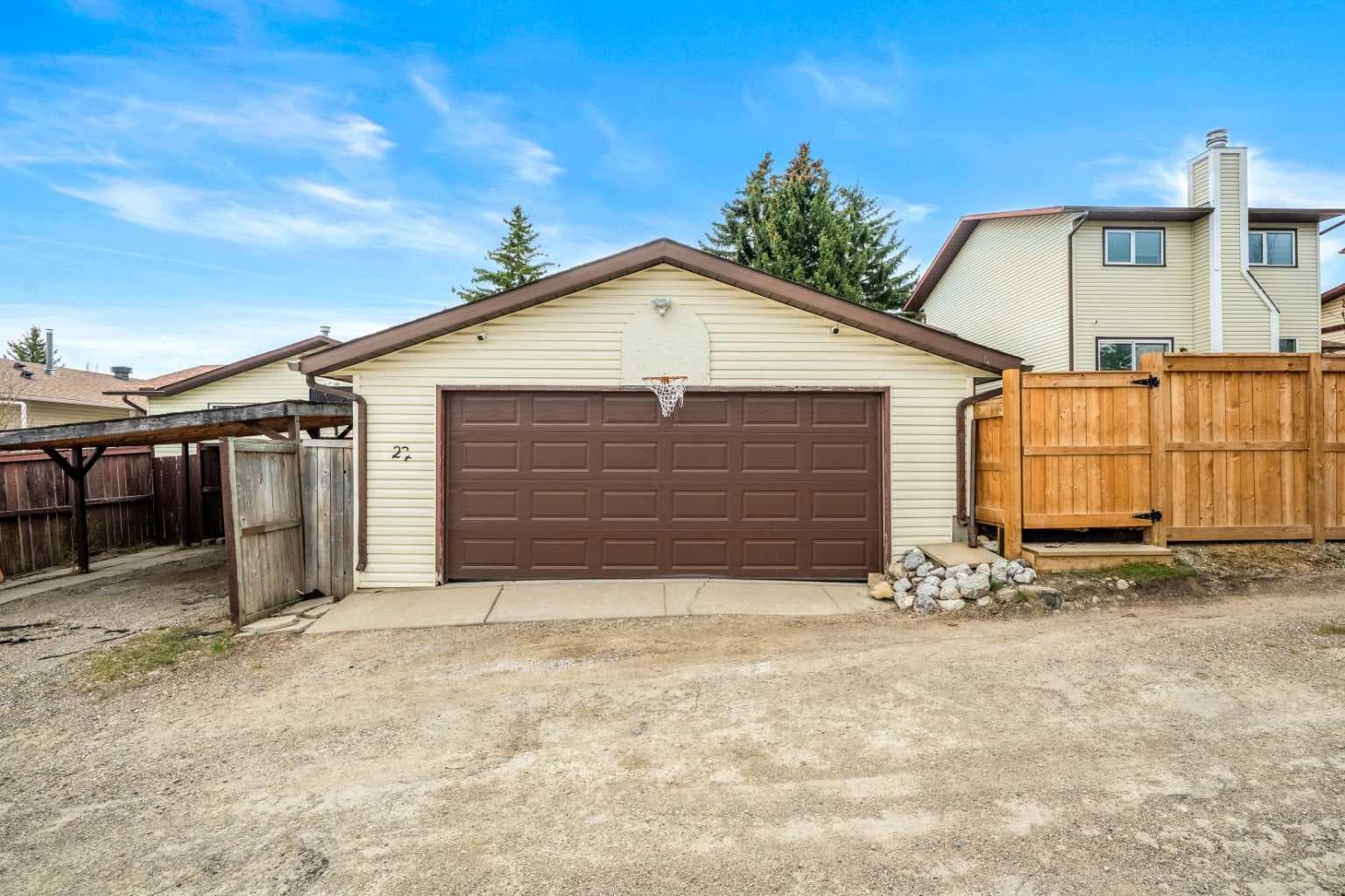 20 Bedwood Hill NE