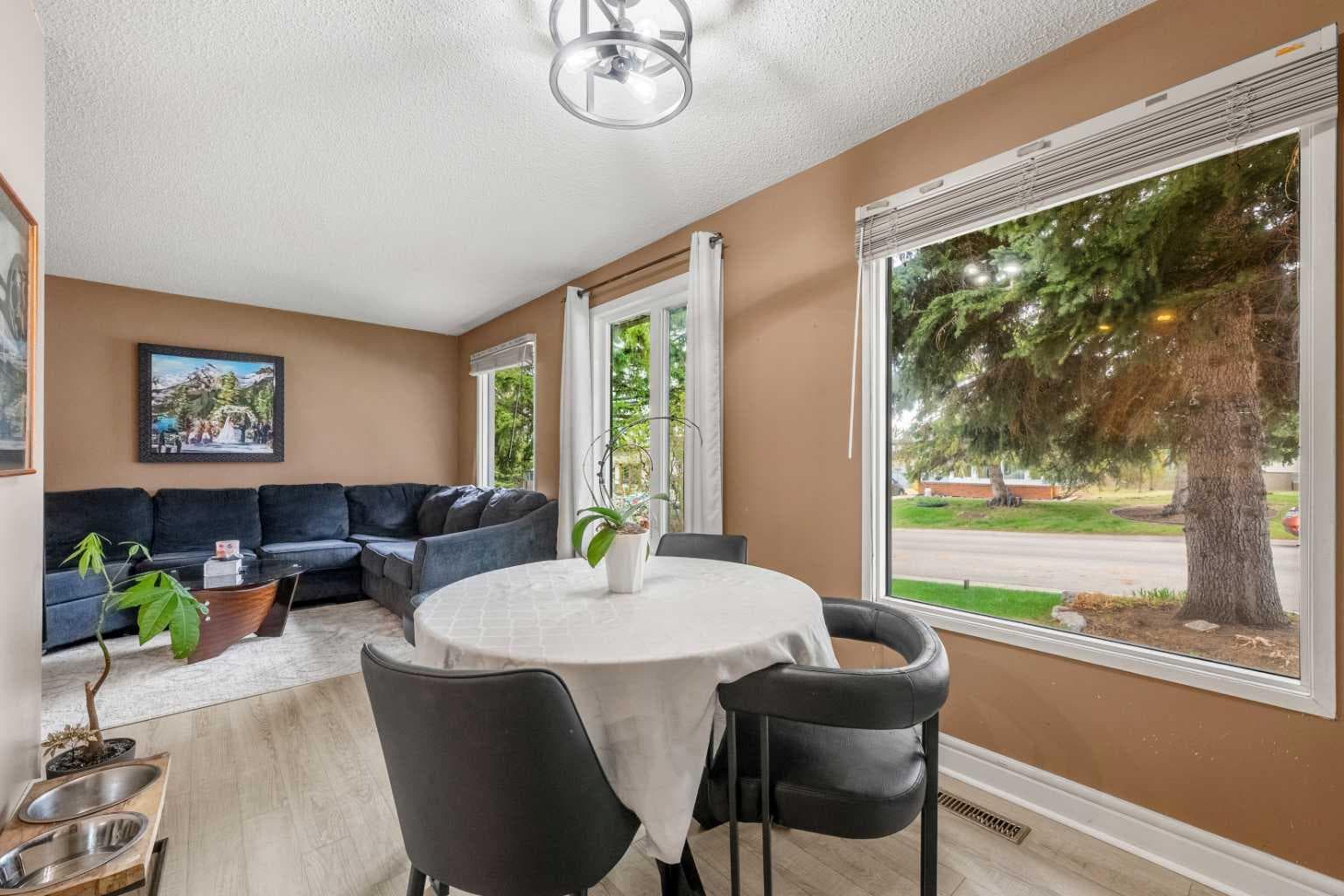 20 Bedwood Hill NE