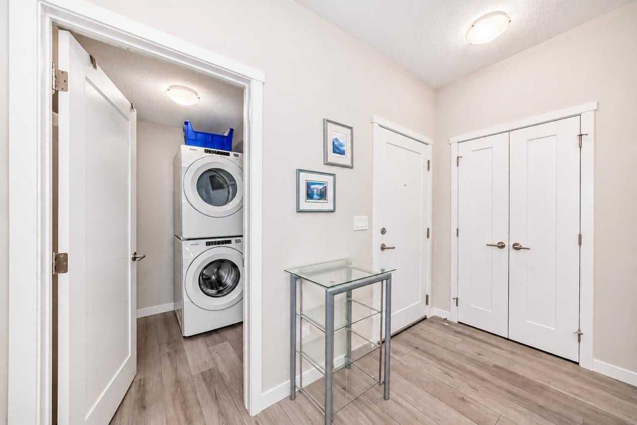 402, 30 Shawnee Common SW
